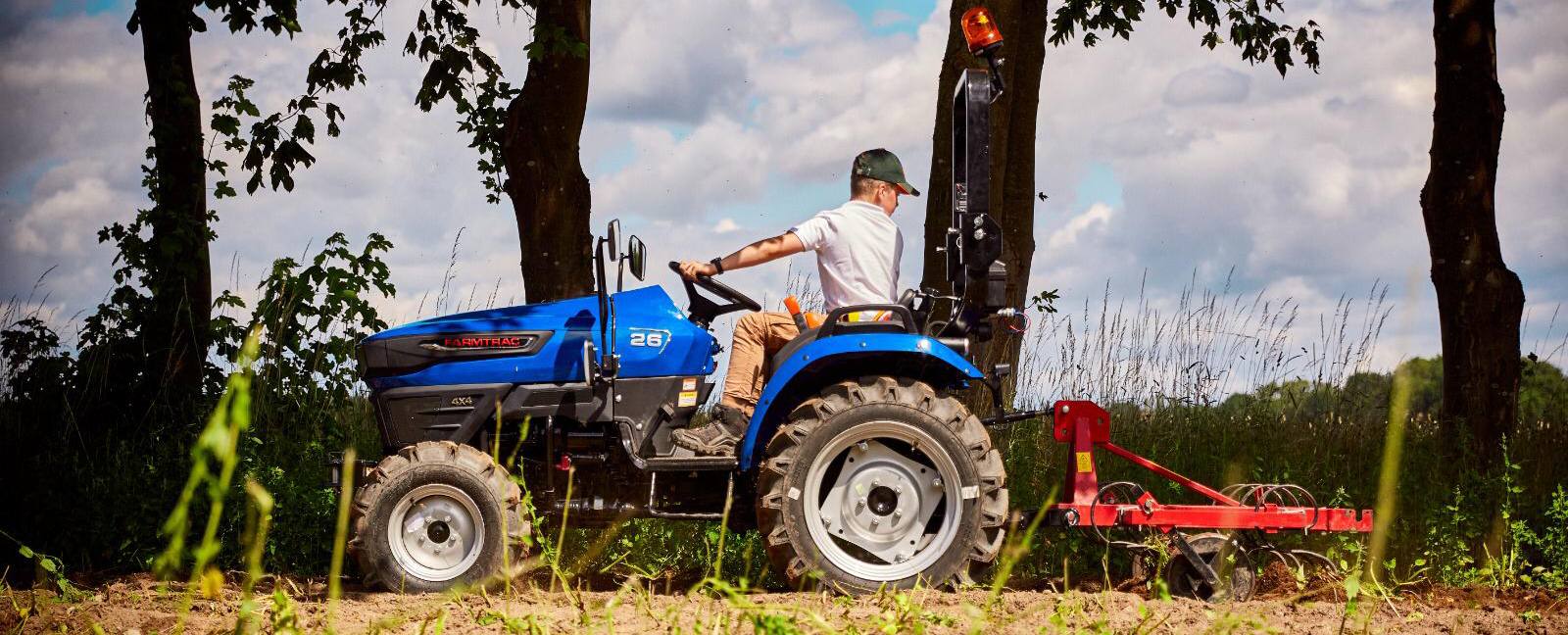 LobaTracFramtracSchweizKommunaltraktor